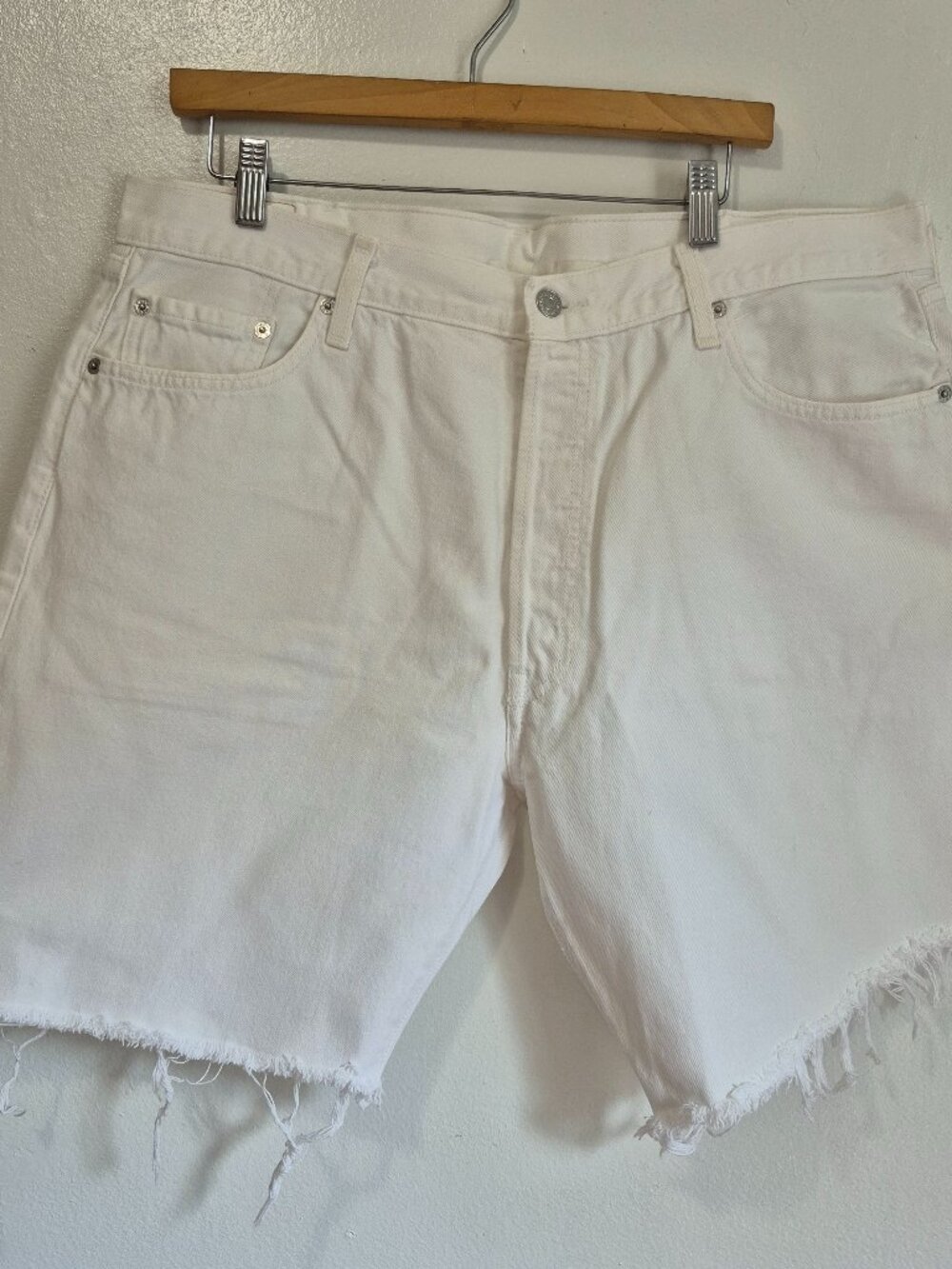 Levi's 501 CT White Cut Off Frayed Denim Casual Jorts Jean Shorts Men's Size 42